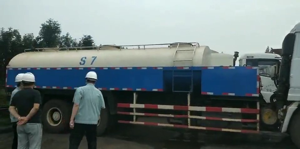 水罐車(chē)升降平臺(tái)